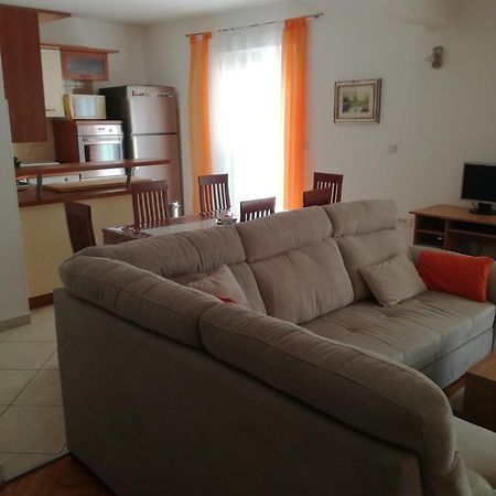 Apartman Maja & Marin Appartamento Biograd Na Moru Esterno foto