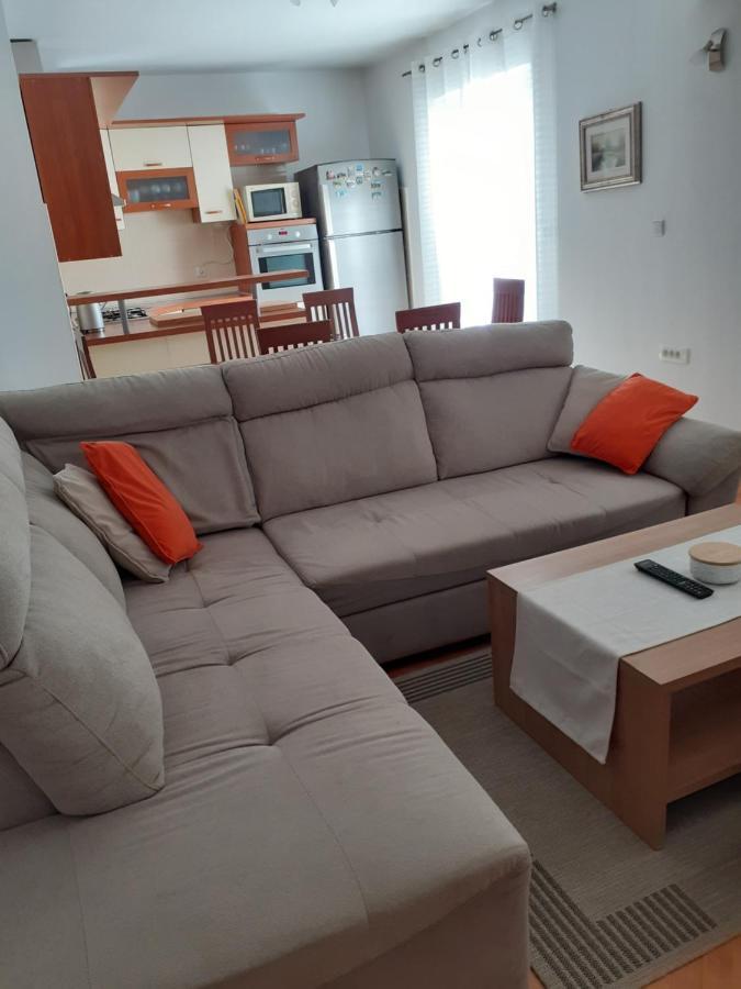 Apartman Maja & Marin Appartamento Biograd Na Moru Esterno foto