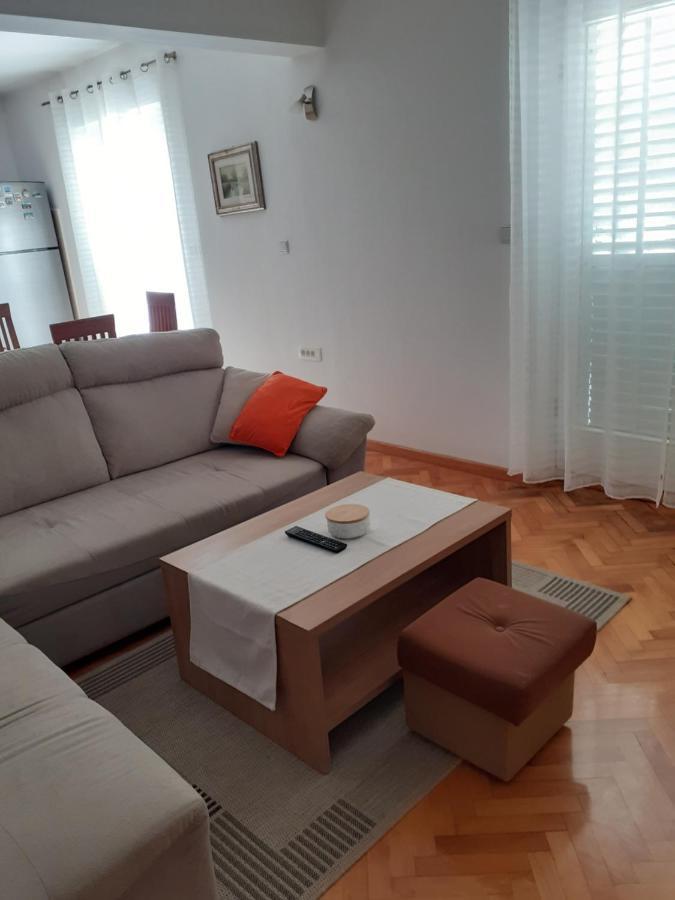 Apartman Maja & Marin Appartamento Biograd Na Moru Esterno foto