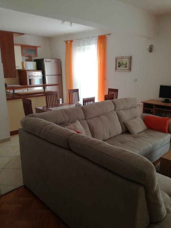 Apartman Maja & Marin Appartamento Biograd Na Moru Esterno foto